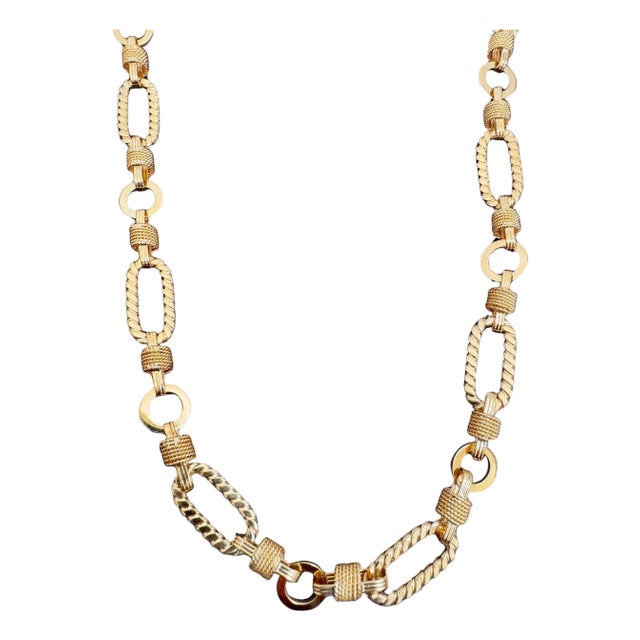 Vintage 18Karat solid Yellow Gold 60 Gm, Link Chain, 9.8 mm Necklace, 30 " Long For Sale