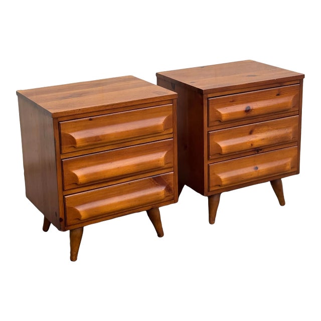 1950’s Mid Century Franklin Shockey Sculptural Pine 3 Drawer Nightstands - a Pair For Sale