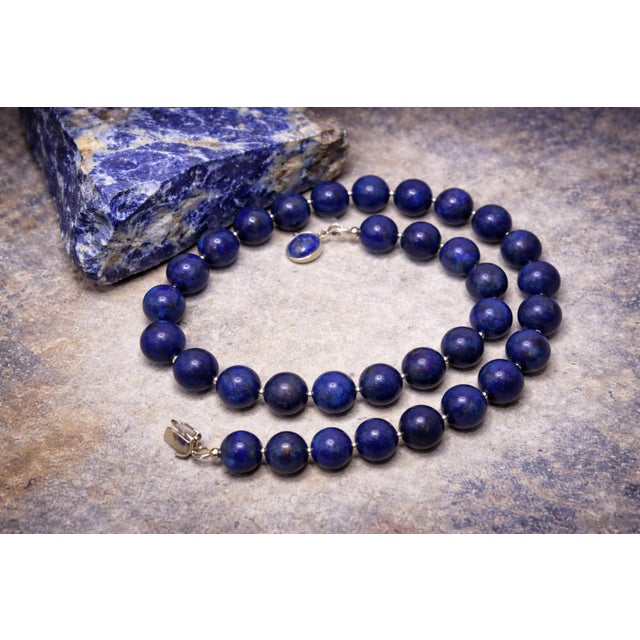 Royal Blue Lapis Lazuli Beaded Necklace With Sterling Silver Lapis Clasp, 17.5 Inches For Sale - Image 8 of 8