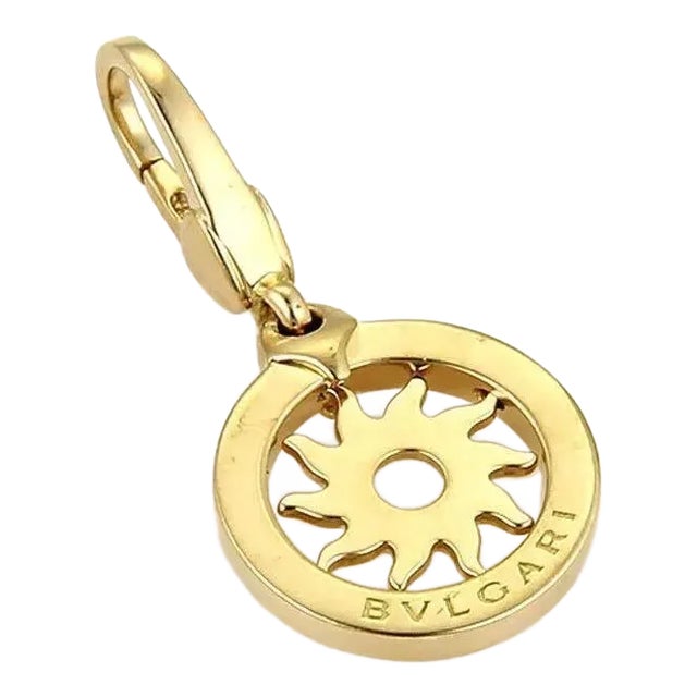 Late 20th Century 15231 - Bvlgari Tondo Sun Burst 18k Yellow Gold Circle Charm For Sale