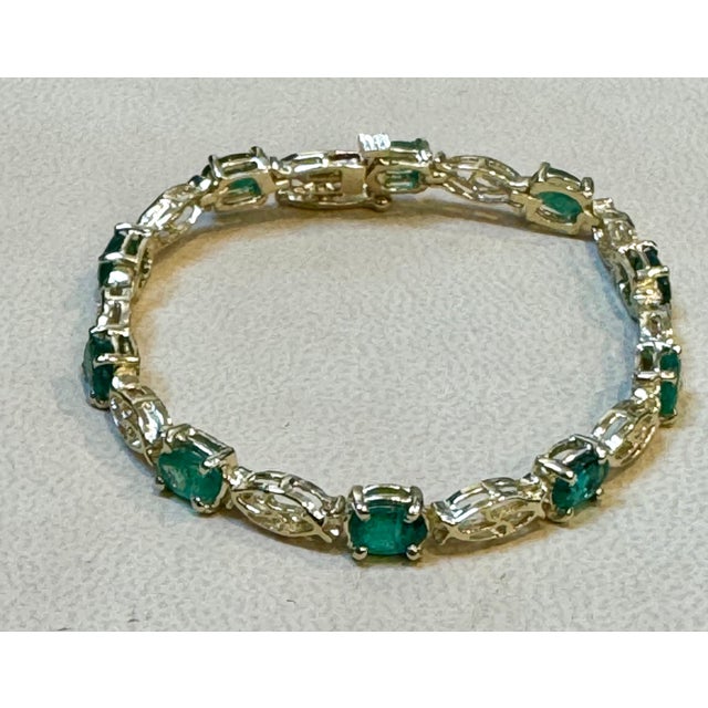 5.5 Ct Natural Emerald & Diamond Cocktail Tennis Bracelet 14 Karat Yellow Gold For Sale In New York - Image 6 of 18