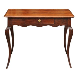 French, 1820s Louis XV Style Oak Side Table with Single Drawer and Cabriole Legs For Sale