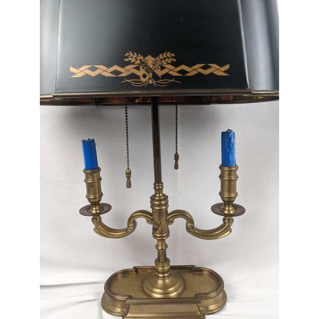 Metal Wildwood Vintage Brass Bouillotte Style Two-Light Table Lamp With Black Tole Shade and Gilt Decoration For Sale - Image 7 of 18