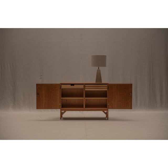 Modern Model No. 232 China Cabinet by Borge Mogensen, 1960s For Sale - Image 3 of 18