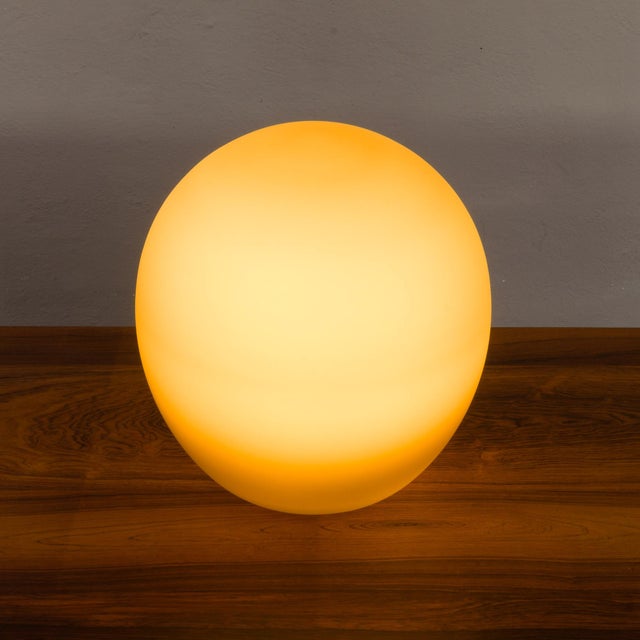Artemide Space Age Sphere Lamp in the style of Artemide For Sale - Image 4 of 8