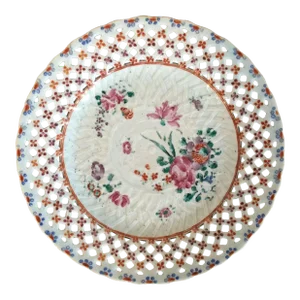 Antique 18th Century Chinese Export Porcelain Plate in Famille Rose Glaze With Reticulated Basketweave Border