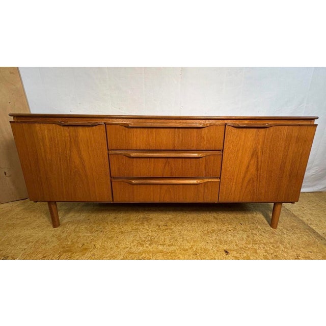 Exceptional Vintage Mid-Century Teak Sideboard 1960 British Scandinavian Design An exceptionally stylish 1960s vintage...