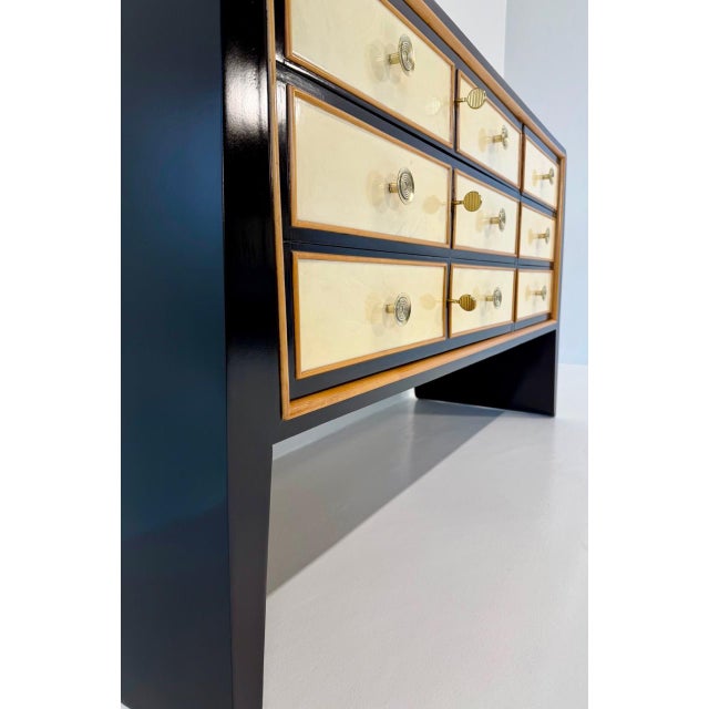 Beige Italian Art Deco Dresser in Maple, Lacquer and Parchment by Paolo Buffa, 1940s For Sale - Image 8 of 15