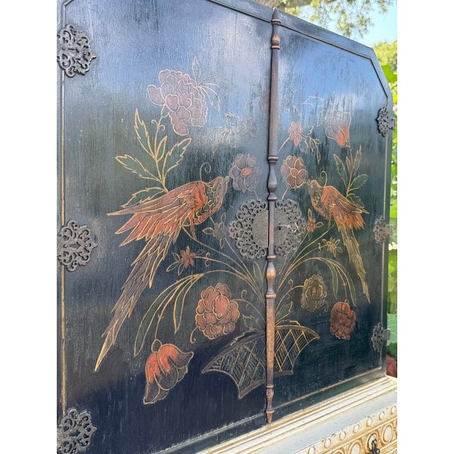 1920s Chinoiserie Black Lacquer & Gilt Cabinet on Painted Carved Stand For Sale - Image 4 of 7