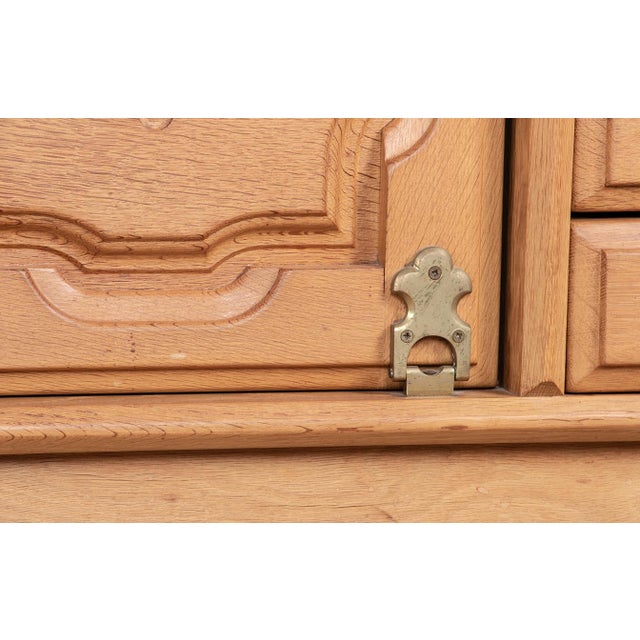 French Sideboard in Oak by Guillerme et Chambron for Votre Maison, 1960s For Sale - Image 17 of 18