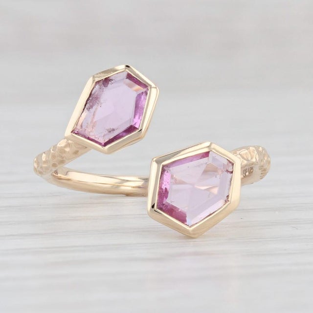 Modern New 0.95ctw Pink Sapphire Bypass Ring 14k Yellow Gold Size 6.5 Adjustable For Sale - Image 3 of 8