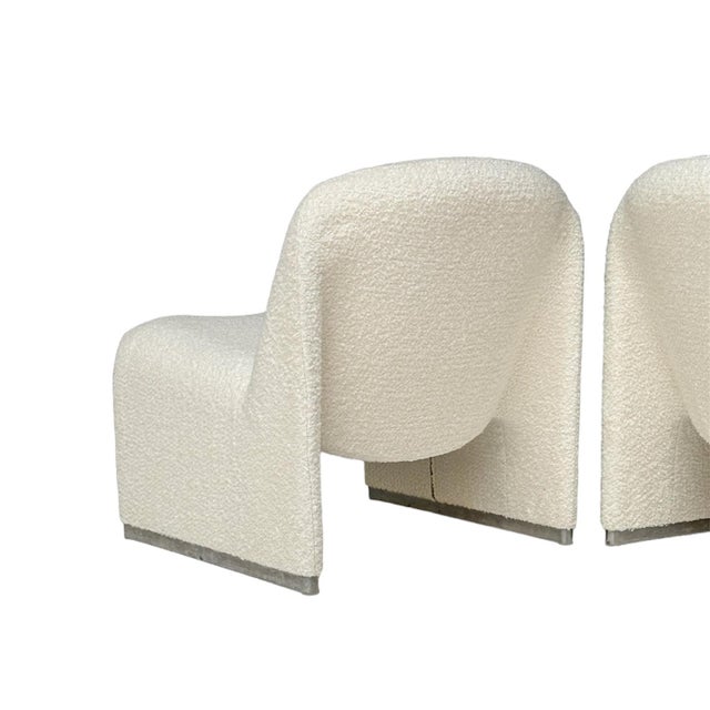Ivory Set of Mid-Century Modern Alky Lounge Chairs in Bouclé by Giancarlo Piretti from Artifort, 1970s For Sale - Image 8 of 14