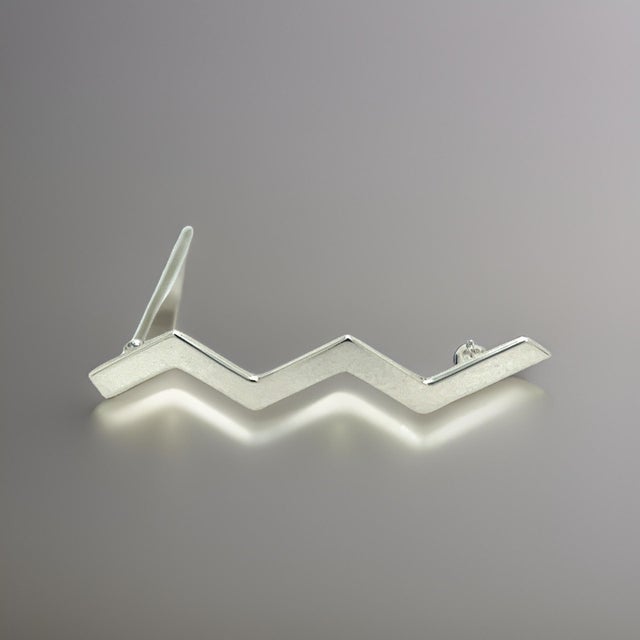 1990s 1990s Tiffany & Co Estate Zigzag Wave Brooch Pin Sterling Silver By Paloma Picasso For Sale - Image 5 of 10