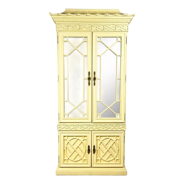 Vintage Chinoiserie Chinese Chippendale Pagoda Cabinet For Sale