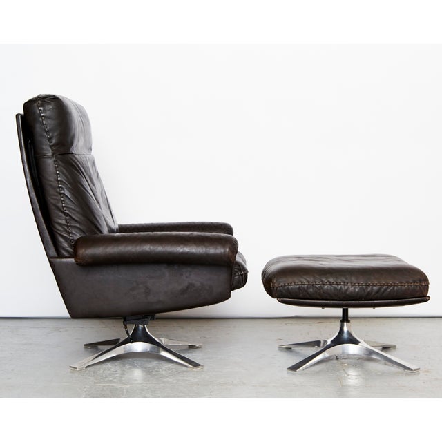 Manufacturer: De Sede Design: In-house design Model: DS-31 Monumental armchair by De Sede from the 1970s. Upholstered in...