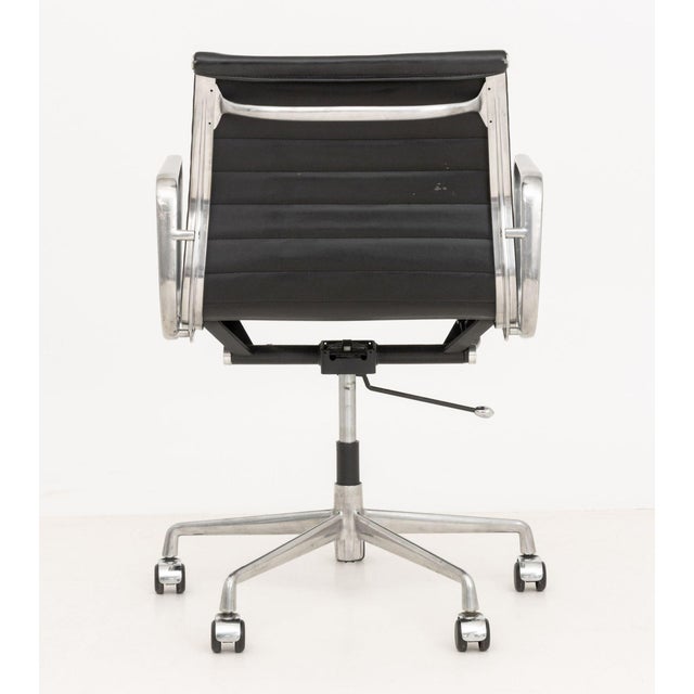 Black Charles and Ray Eames Aluminum Group Office Chair For Sale - Image 8 of 8