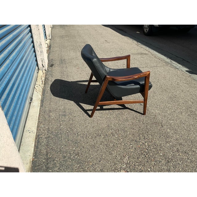 Wood Mid-Century Lounge Chair Black Leather Walnut Frame For Sale - Image 7 of 11