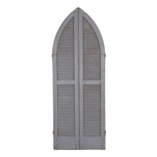 Pair of Weathered Gray-Painted Arched Dome Louvered Doors, 19th Century For Sale