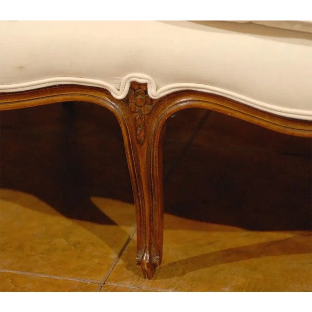French, 19th Century Louis XV Style Wooden Three-Seat Canapé à Oreilles For Sale In Atlanta - Image 6 of 7