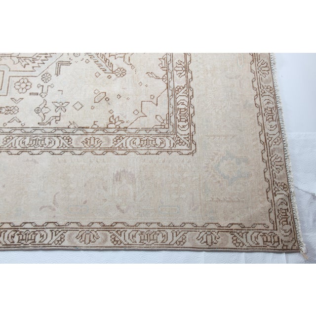 Oversized Vintage Persian Tabriz Rug – Grand Medallion in Earth-Toned Harmony -9' 9'' X 12' 2'' For Sale - Image 4 of 13