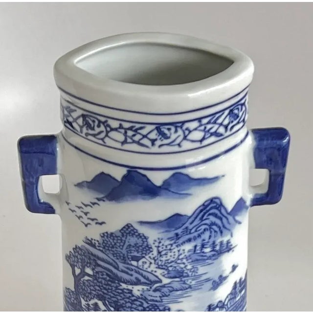 Vintage Blue & White Chinoiserie Landscape Amphora Vase With Double Handles, Mid-Century For Sale - Image 4 of 11