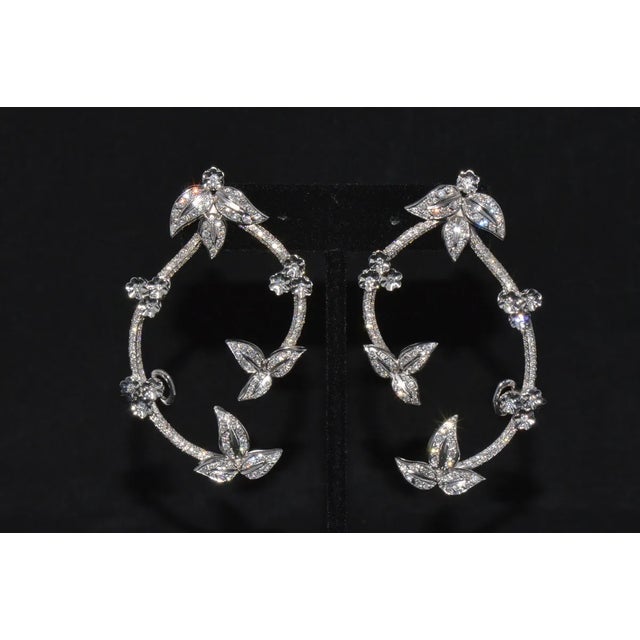 Contemporary Gorgeous Natural 4.1Cts VS F Diamond 18K Solid Gold Chandelier Cuff Earrings, A Pair For Sale - Image 3 of 6