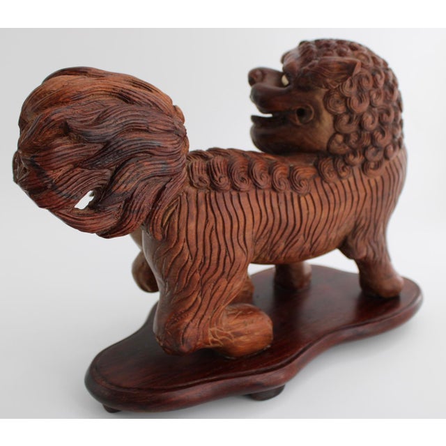 Antique Japanese Wood Shishi Foo Dog Lion Okimono Meiji Taisho Inlaid Eyes 10.5” For Sale - Image 4 of 7