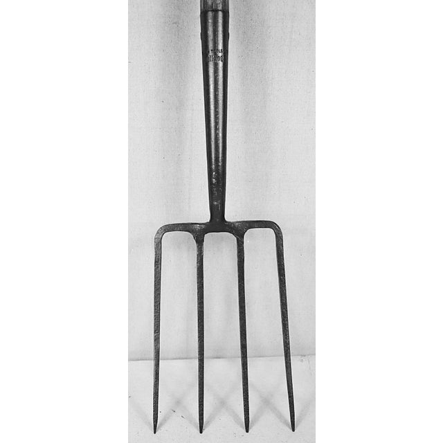 Traditional Edwardian Period English Gardening Fork For Sale - Image 3 of 8