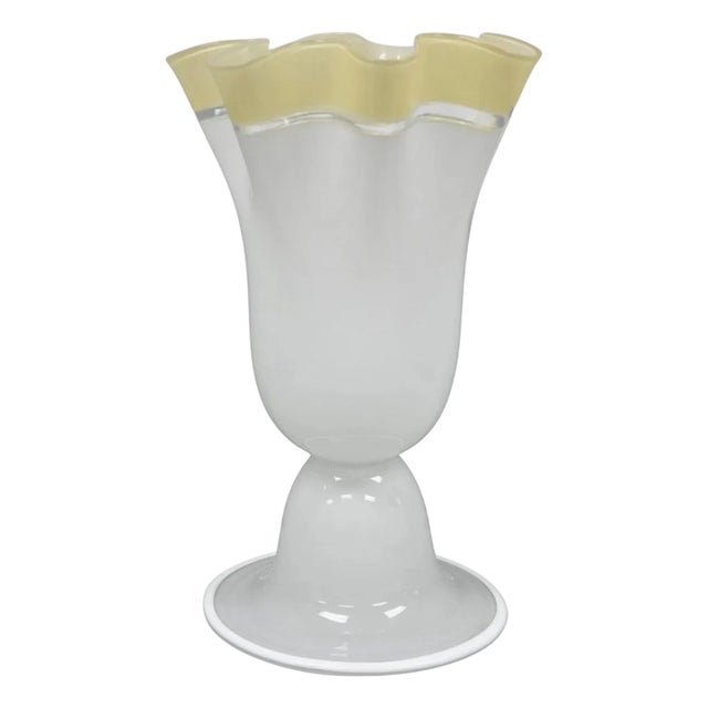 Vintage Italian Murano Mid Century Modern White Glass Handkerchief Table Lamp For Sale