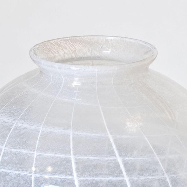 Italian White Murano Glass Vase in the style of Tobia Scarpa for Venini, 1950s For Sale - Image 6 of 9