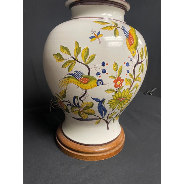 1960s Country Colonial Faience Table Lamp For Sale - Image 4 of 11