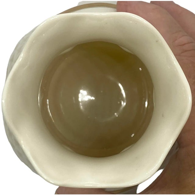 White 2000 Donegal Parian China Claddagh Ring Vase, Ireland For Sale - Image 8 of 12