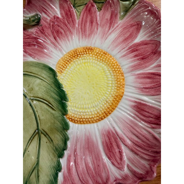 Vintage Tiffany Majolica Flower Shaped Dish in the Style of Mottahedeh Made in Italy Signed For Sale In Miami - Image 6 of 9