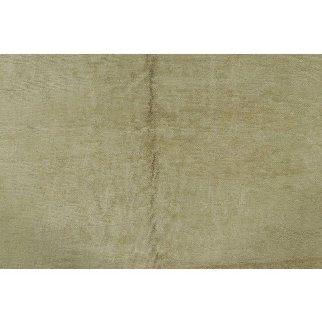 Traditional Antique Oushak Gallery Rug in Green Minimal Open Field Design - Rug & Kilim For Sale - Image 3 of 7