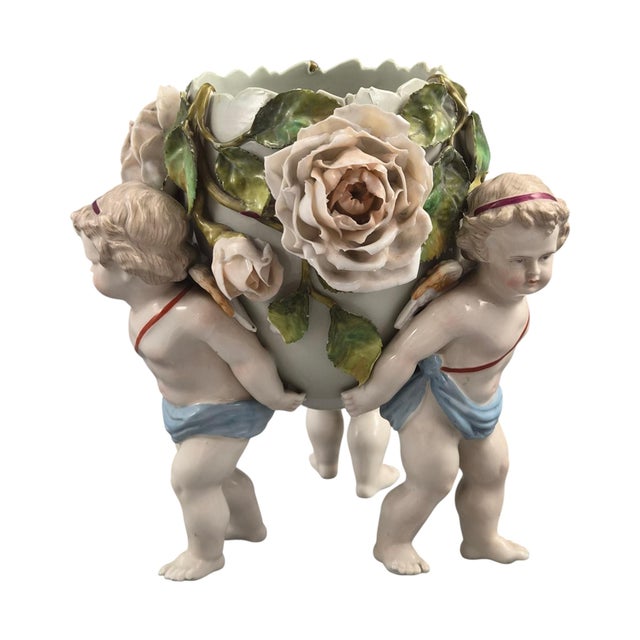 German Sitzendorf Porcelain Cherub Egg Vase, 1902 For Sale - Image 4 of 11