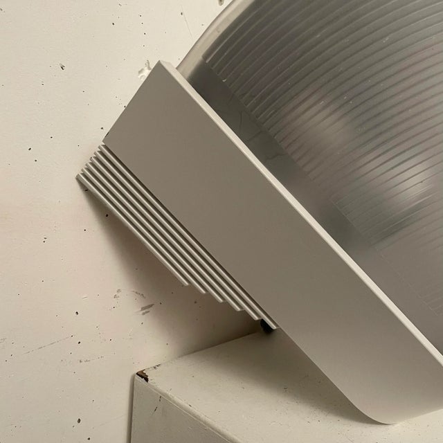 Large Sir de Zerbertto wall lamp, Gigante Boccato Zambusi Circa 1980. Beautiful condition works. This piece has an...