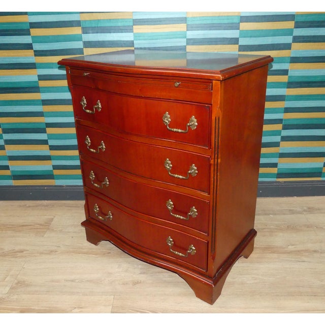 Brown Georgian Chippendale Serpentine Chest of Drawers, 1970s For Sale - Image 8 of 15