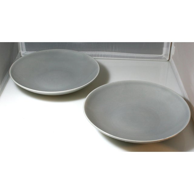 Mid-Century Modern Mid 20th Century Mid Century Modern Gray Homer Laughlin Rhythm Pattern Bowls - Set of 2 For Sale - Image 3 of 8