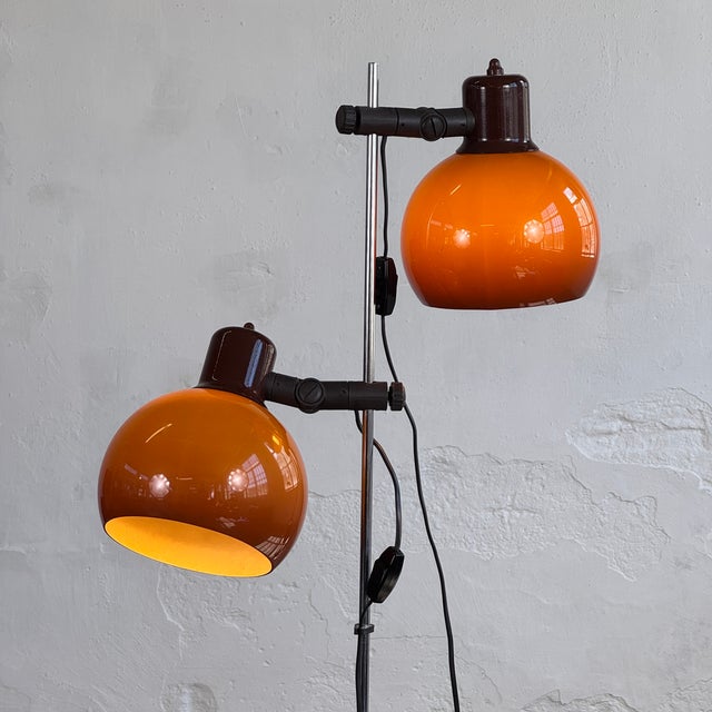 This striking floor lamp was manufactured by the iconic szarvasi vas- és fémipari szövetkezet, the premier lighting...
