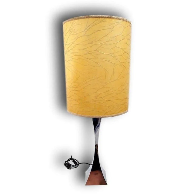 Large beautiful "pyramid" lamp produced by High Society to a design by a.Montagna Grillo and a.Tonello Made of chrome-...