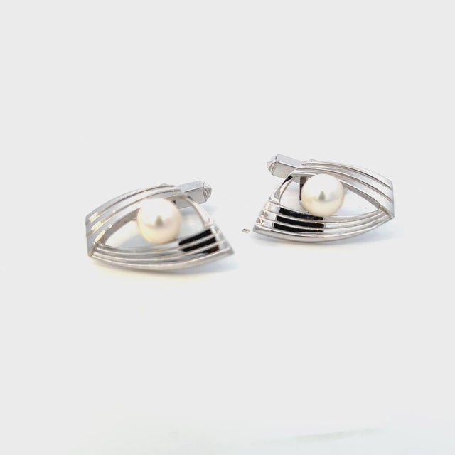 Mikimoto Estate Akoya Pearl Mens Cufflinks Sterling Silver 7 mm M412 These elegant Authentic Mikimoto Estate Akoya pearl...