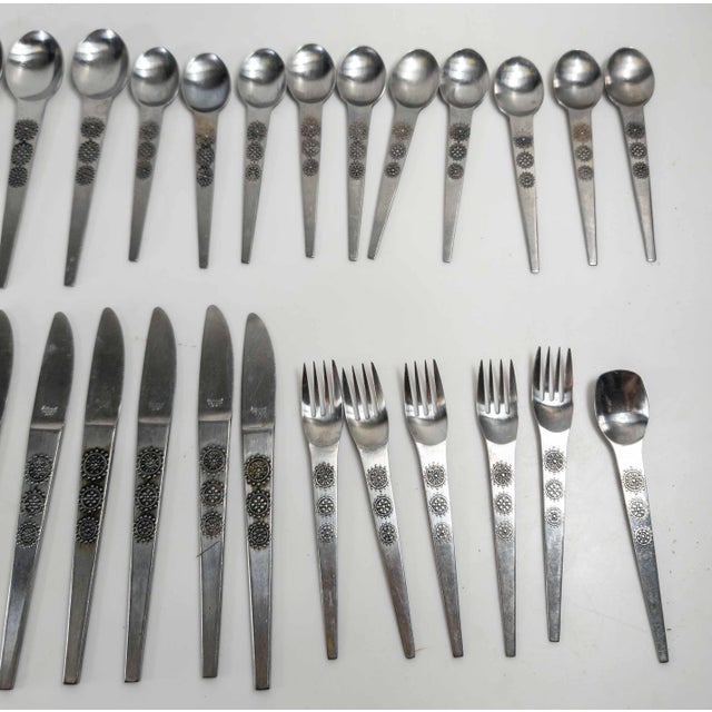 Mid-Century Modernist 38 Piece Stainless Steel Flatware Set in San Moritz for National For Sale In New York - Image 6 of 18
