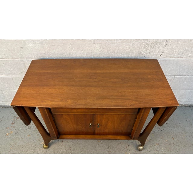 Sculpted Mid-Century Rolling Drop-Leaf Walnut Bar Cart For Sale - Image 4 of 17