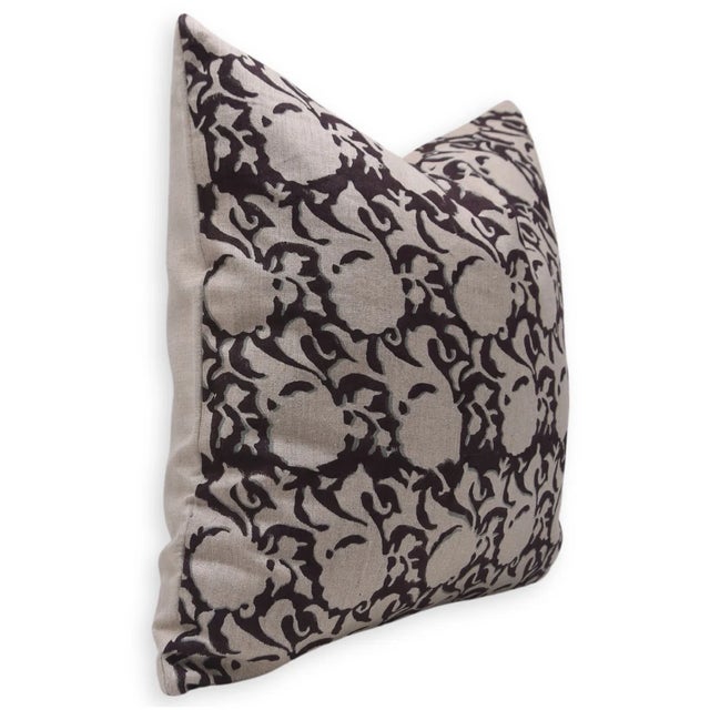Add timeless charm to your home with the "Zicron" block print handmade cushion cover. Crafted from pure linen, this...
