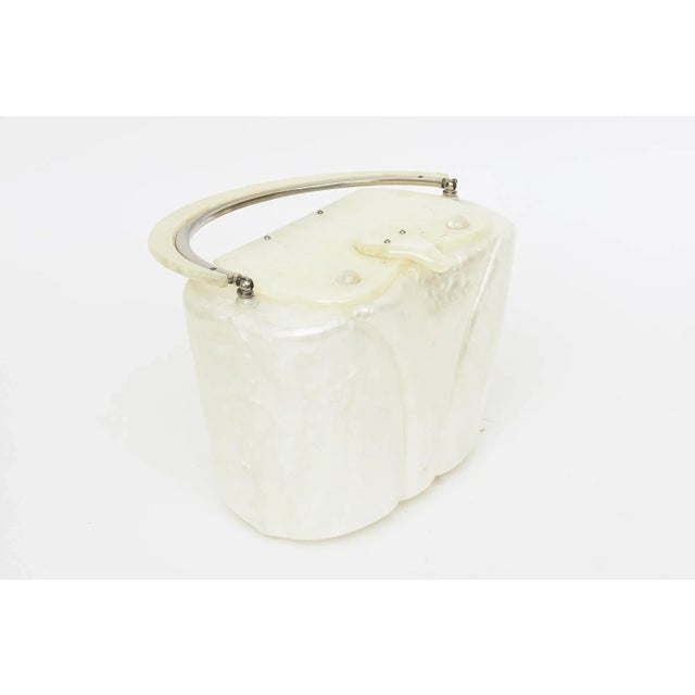 Mid-Century Modern Vintage Pearlized Off White Top Handle Lucite Handbag or Purse 50's For Sale - Image 3 of 12