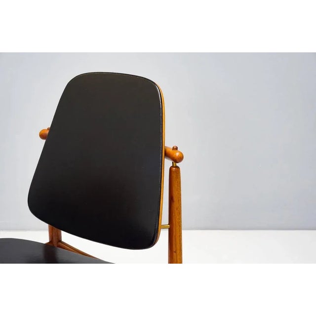 Mid-Century Modern Set of Danish Chairs in Teak and Leather by Arne Vodder for France and Daverkosen For Sale - Image 3 of 9