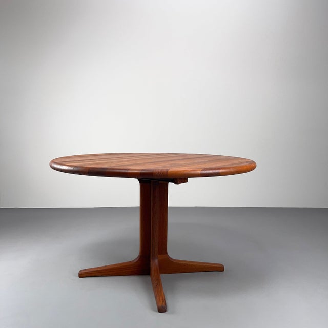 Mid-Century Modern Round Teak Dining Table with Extensions by Glostrup, Denmark, 1970s For Sale - Image 3 of 14