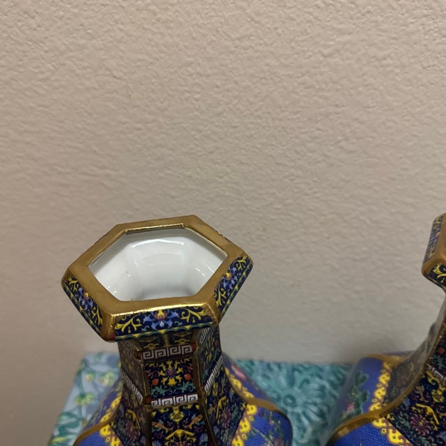 Ceramic Pair of Vintage Chinese Famille Rose Hexagonal Vases For Sale - Image 7 of 12