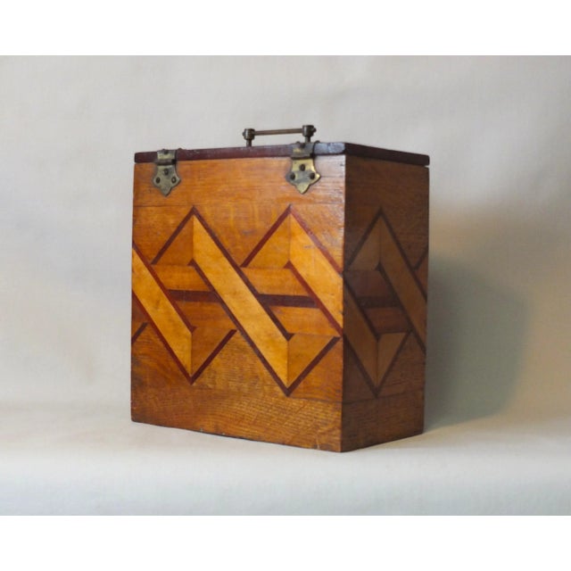 Vintage Arts and Crafts Period Inlaid Box For Sale - Image 4 of 10