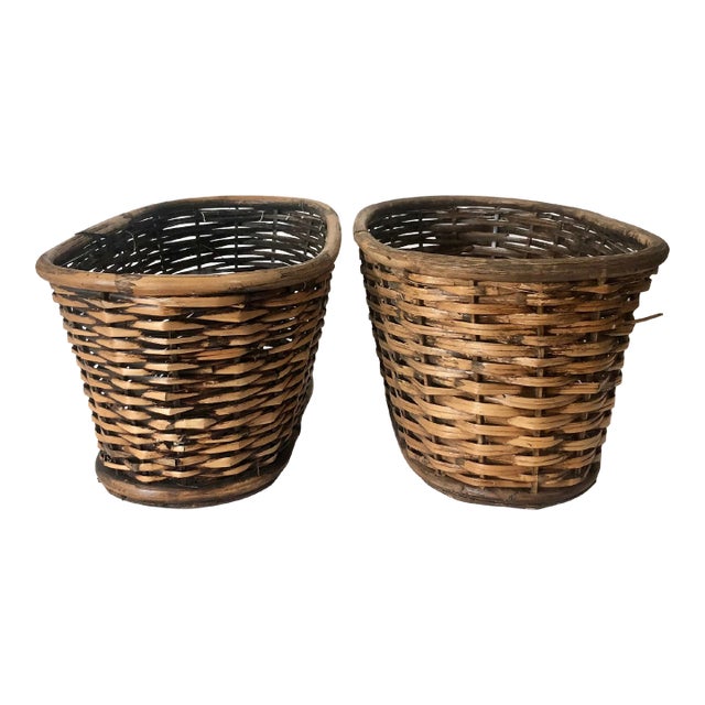 Mid 20th Century Pair of Oval Wicker Rattan Baskets For Sale